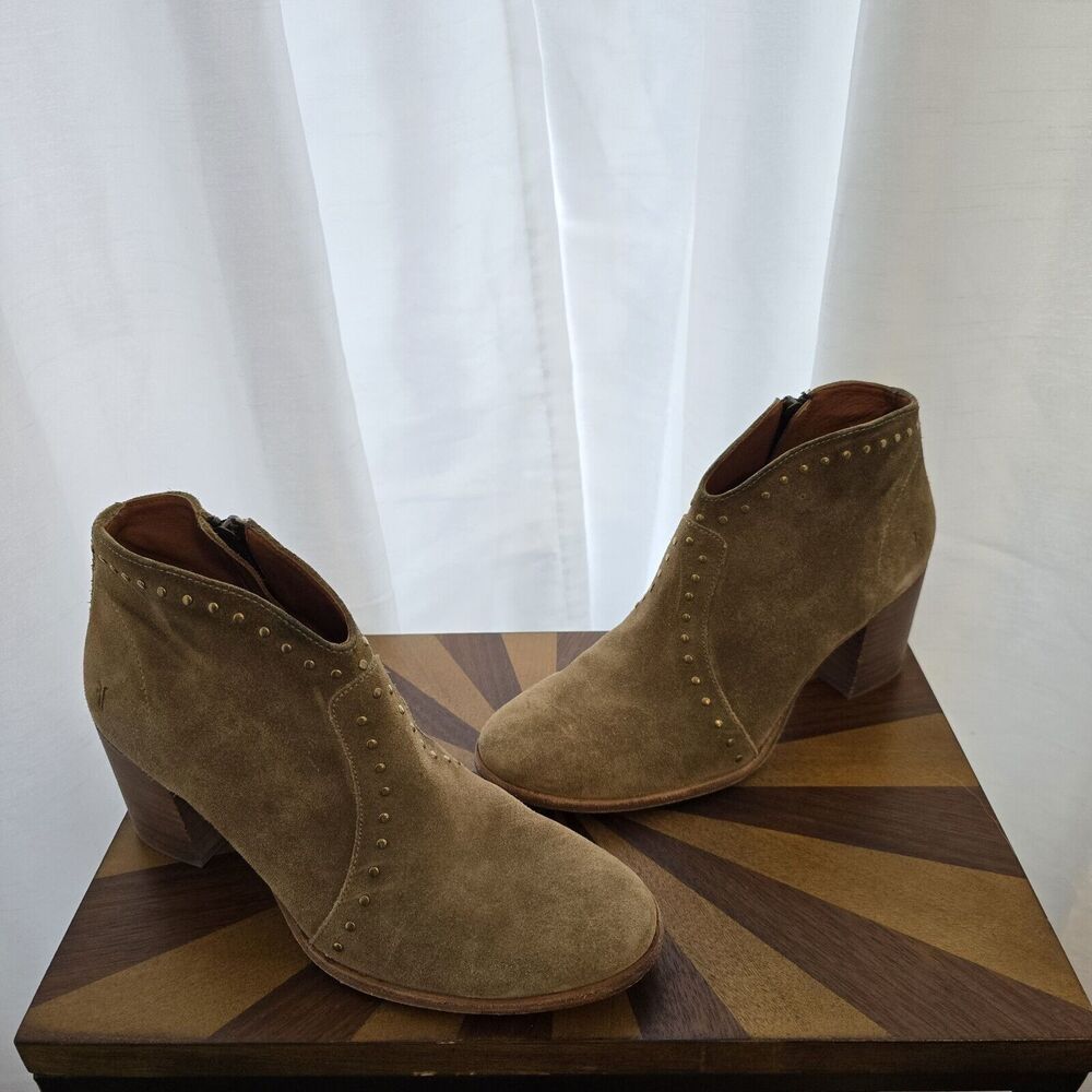 Frye Women 8B Nora Taupe Green Suede Leather Ankle Booties Stud Zip Western Boho